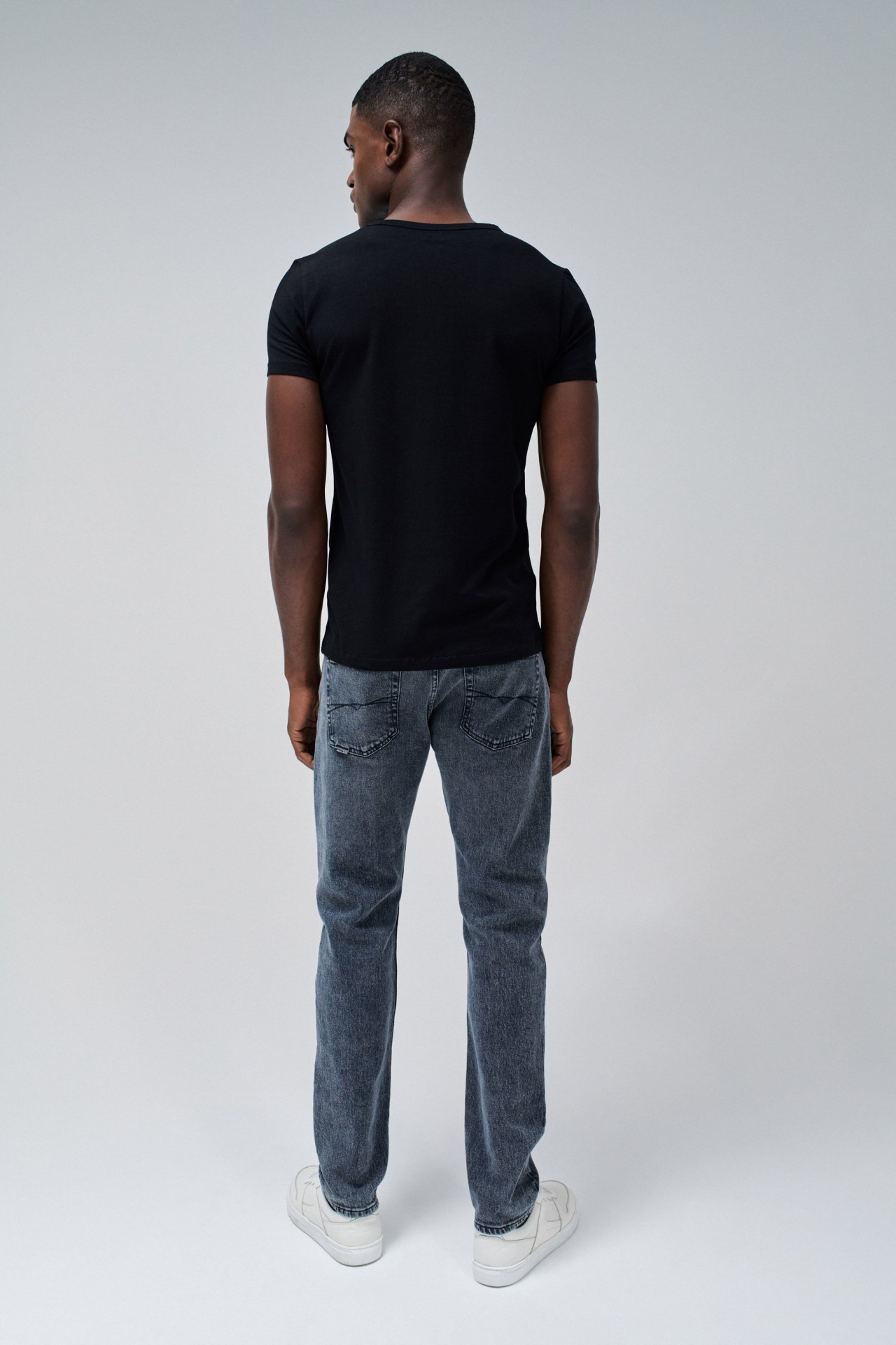 T-SHIRT WITH BRANDING