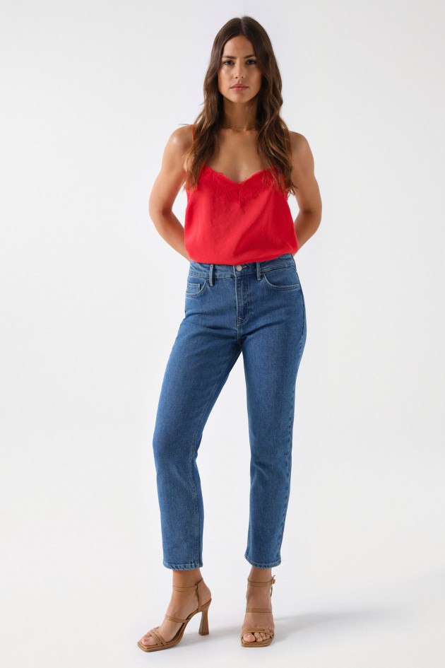 TOP DE SATÉN CON DETALLE DE ENCAJE