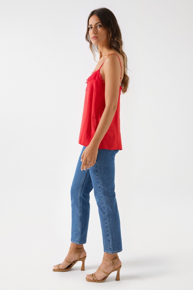 TOP DE SATÉN CON DETALLE DE ENCAJE