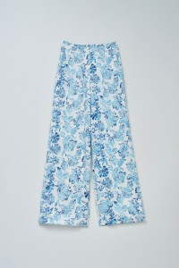 STRAIGHT WITH FLORAL PRINT TROUSERS