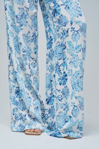 STRAIGHT WITH FLORAL PRINT TROUSERS