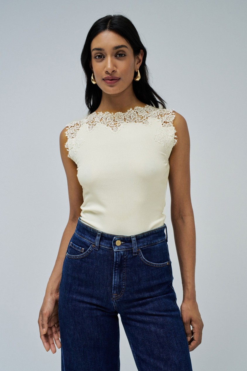 TOP WITH LACE