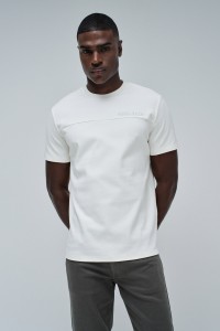T-SHIRT AVEC LOGO