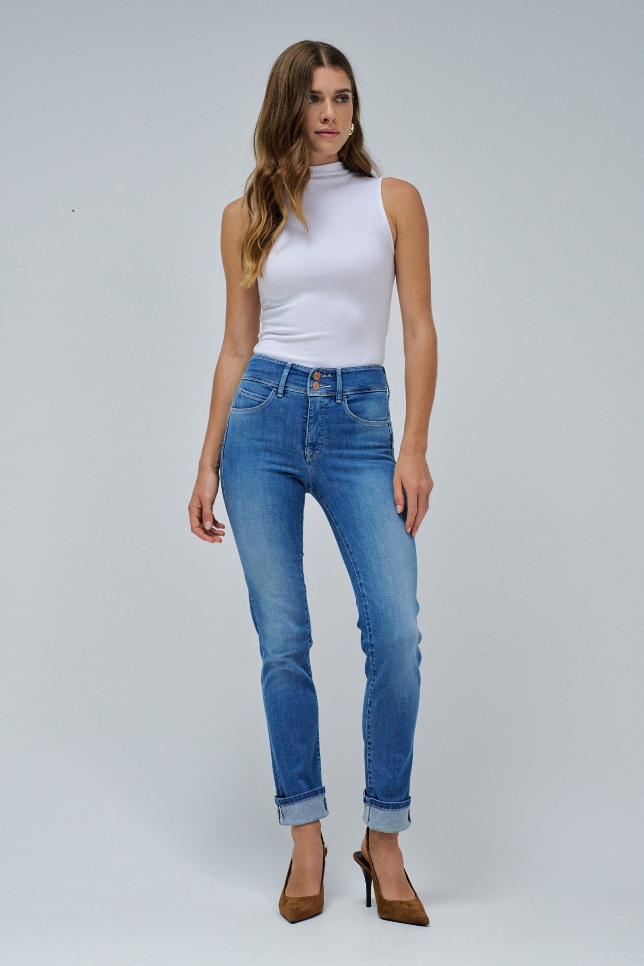 SECRET PUSH IN SLIM JEANS