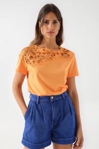 T-SHIRT WITH LACE