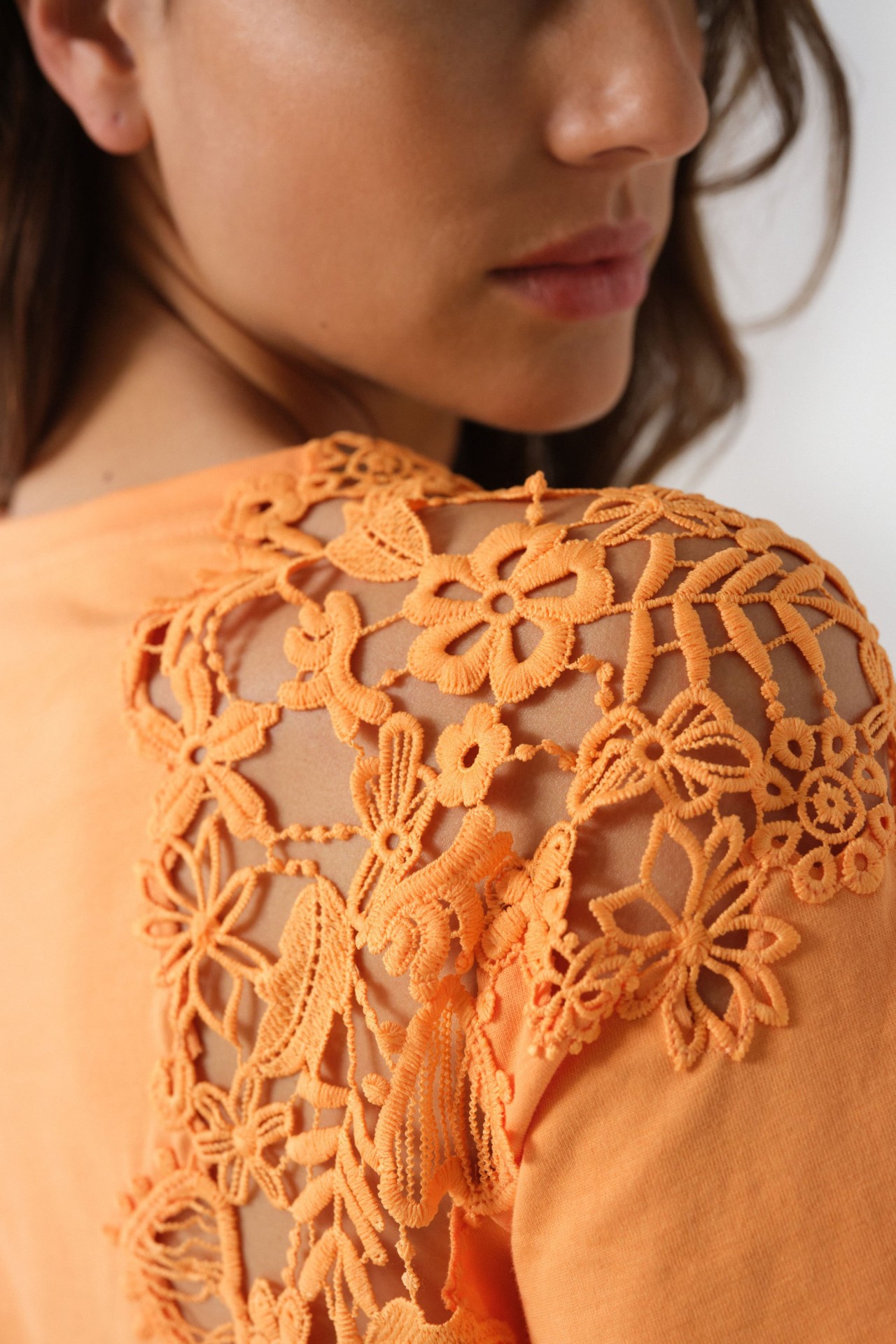 T-SHIRT WITH LACE