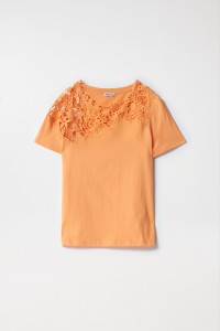 T-SHIRT WITH LACE