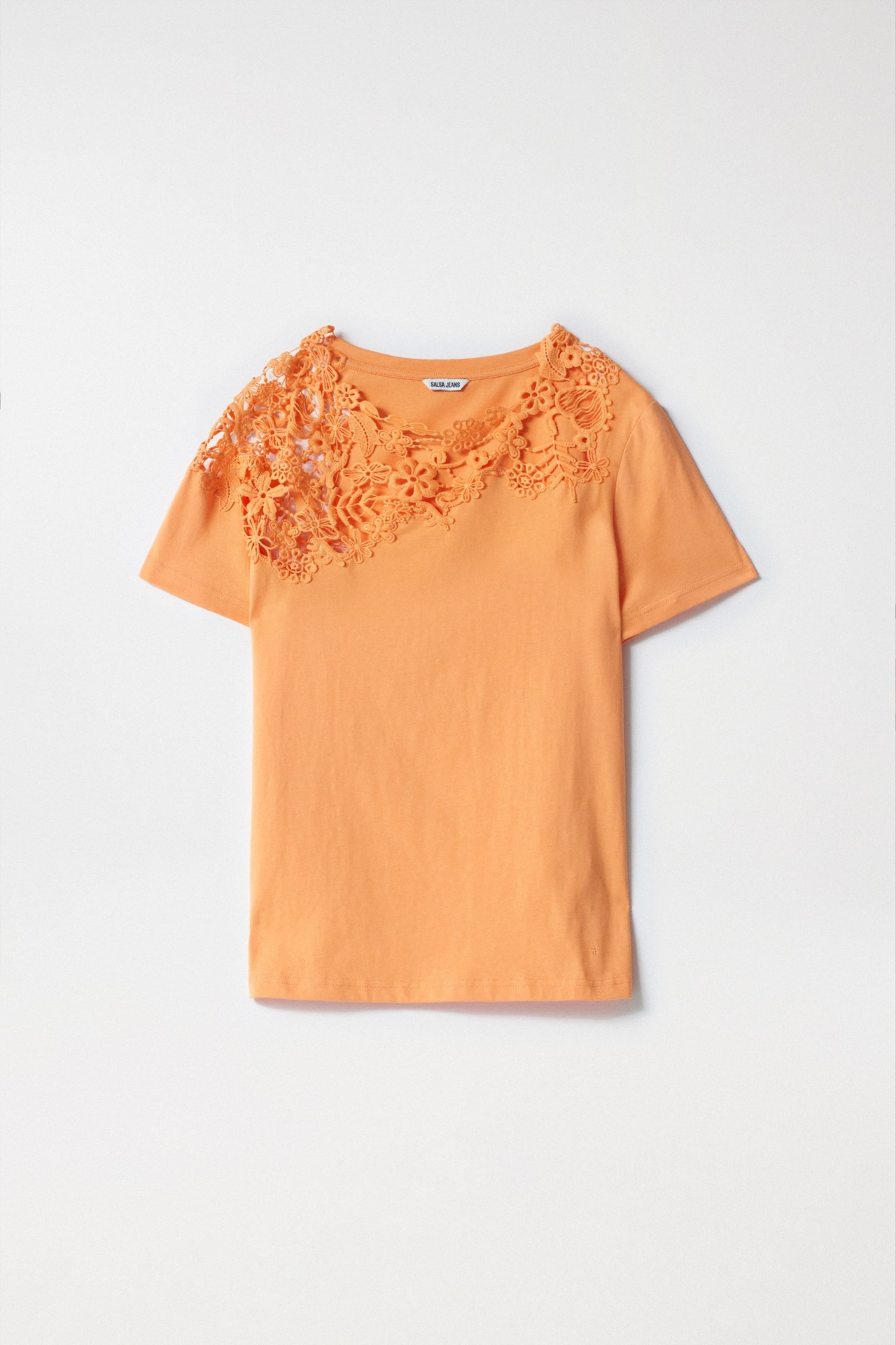 T-SHIRT WITH LACE