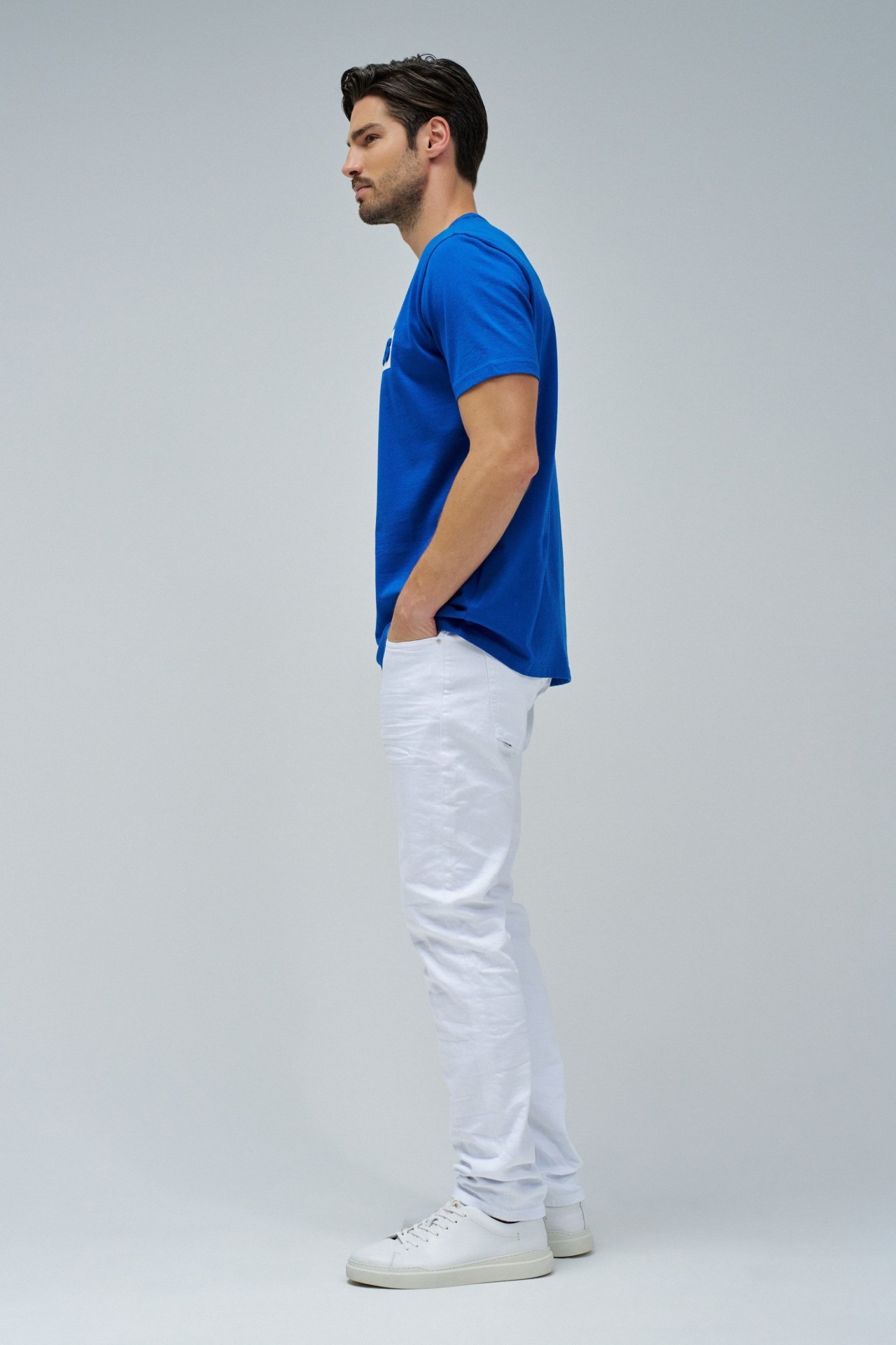 T-SHIRT WITH EMBOSSED BRANDING