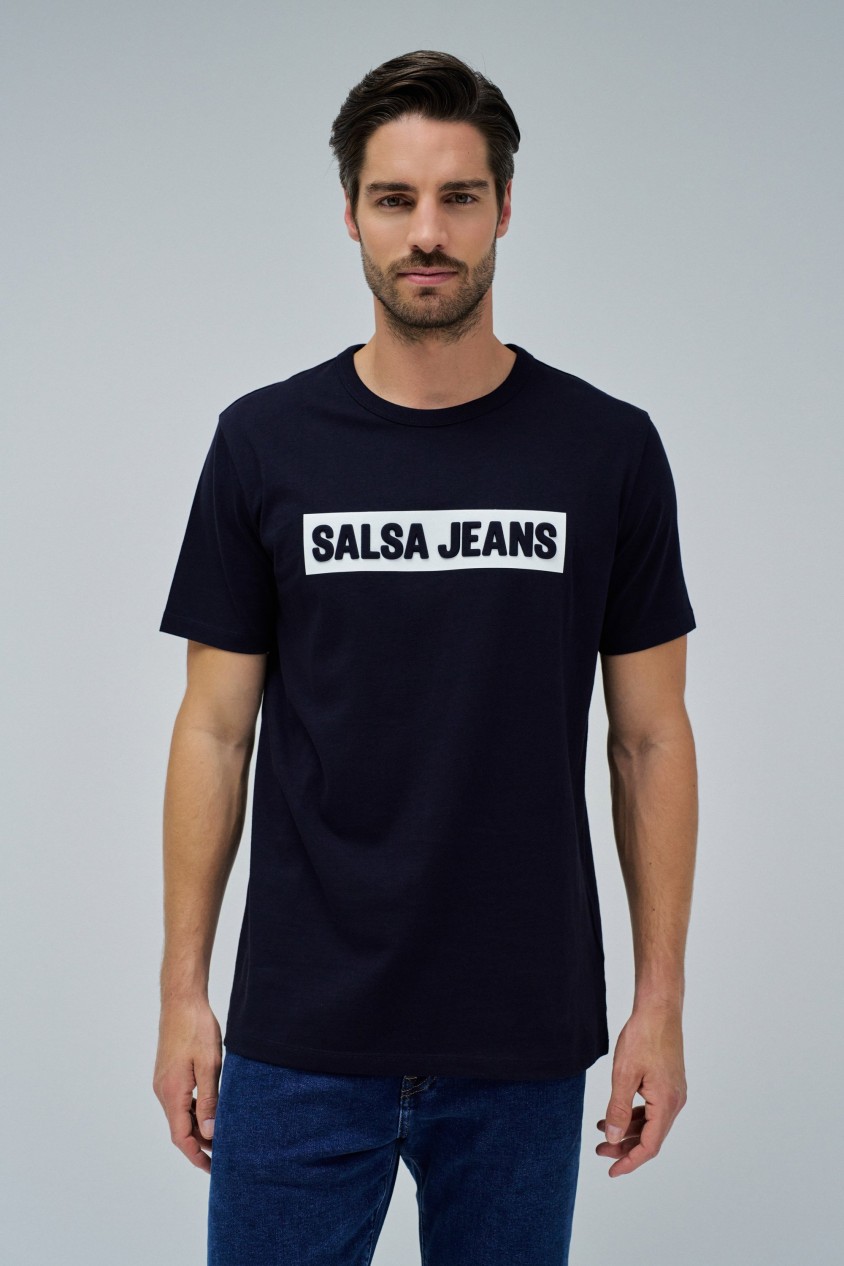 T-SHIRT MIT PRGUNG DES MARKENLOGOS