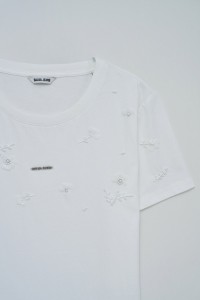 T-SHIRT AVEC PERLES