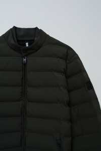 CASACO PUFFER COM BOLSOS