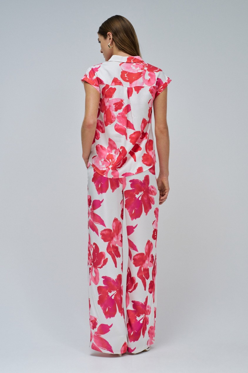 HAUT AVEC MOTIF FLORAL