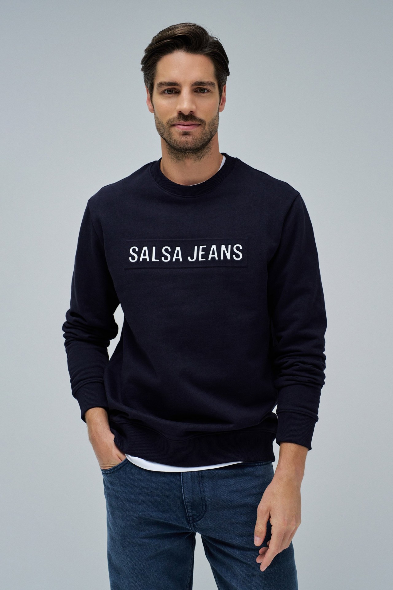 SWEAT  CAPUCHE AVEC LOGO