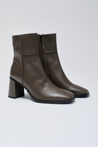LEATHER BOOTS