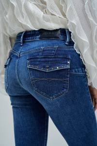 WONDER PUSH UP CROPPED SKINNY JEANS
