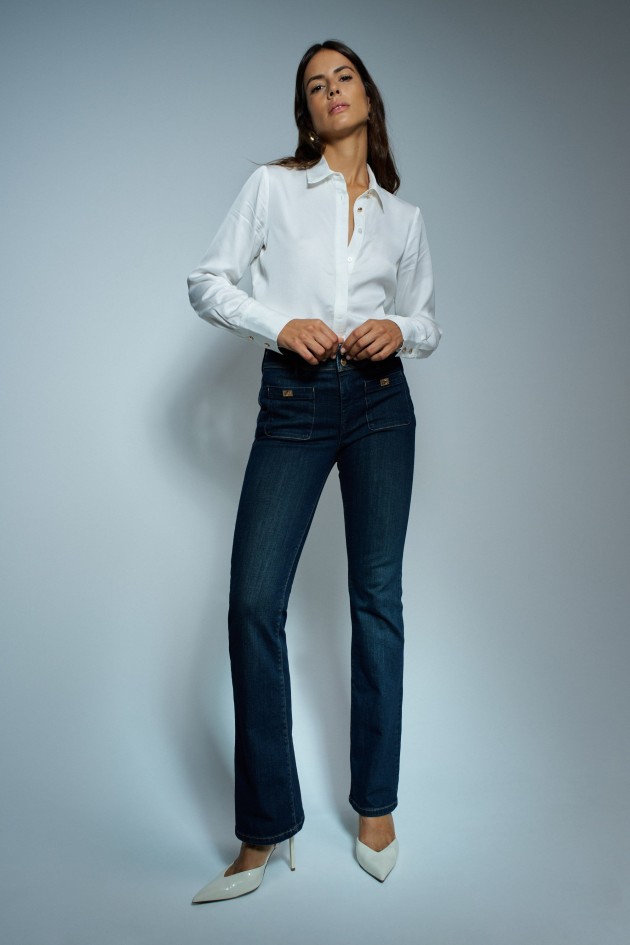 SECRET PUSH IN BOOTCUT JEANS