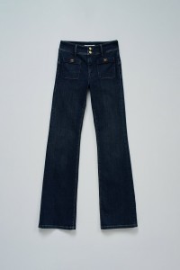 SECRET PUSH IN BOOTCUT JEANS