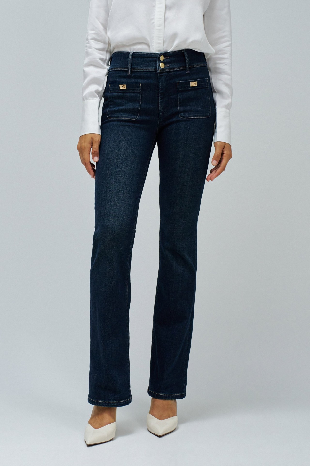 SECRET PUSH IN BOOTCUT JEANS