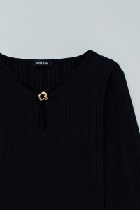 RIBBED KNIT SWEATER