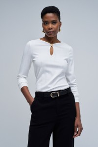 RIBBED KNIT SWEATER