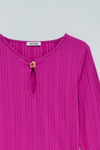 RIBBED KNIT SWEATER