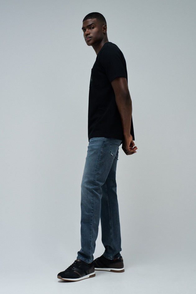 TEXTURED T-SHIRT WITH POCKET