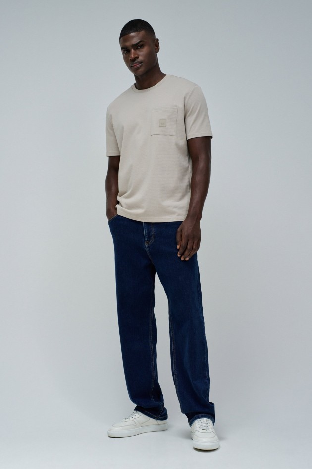 TEXTURED T-SHIRT WITH POCKET