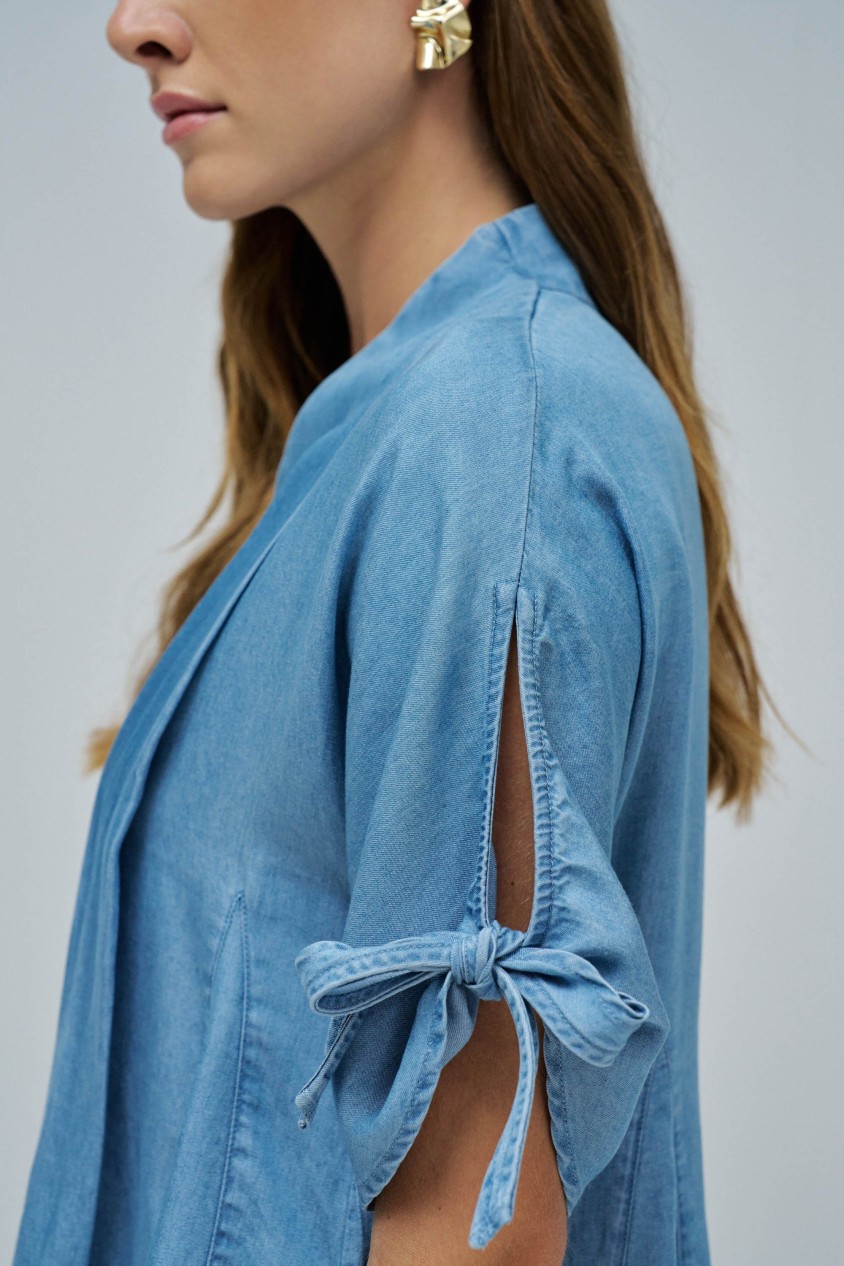 HELLBLAUE BLUSE