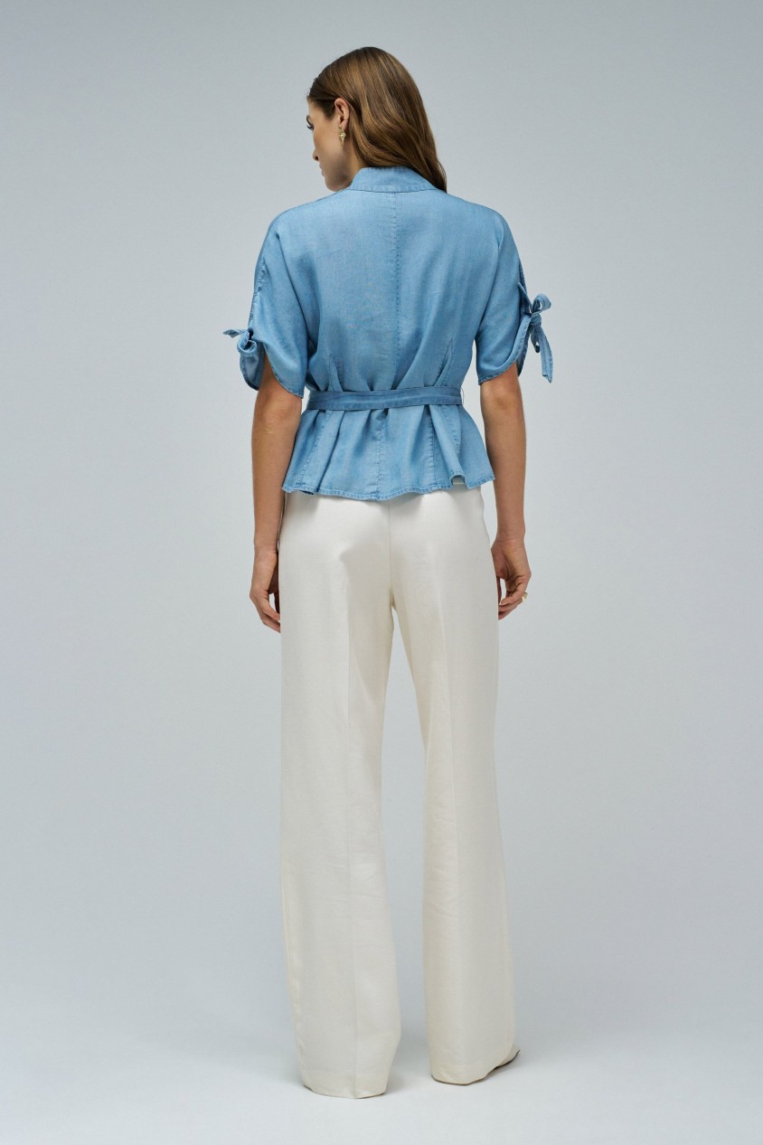 HELLBLAUE BLUSE