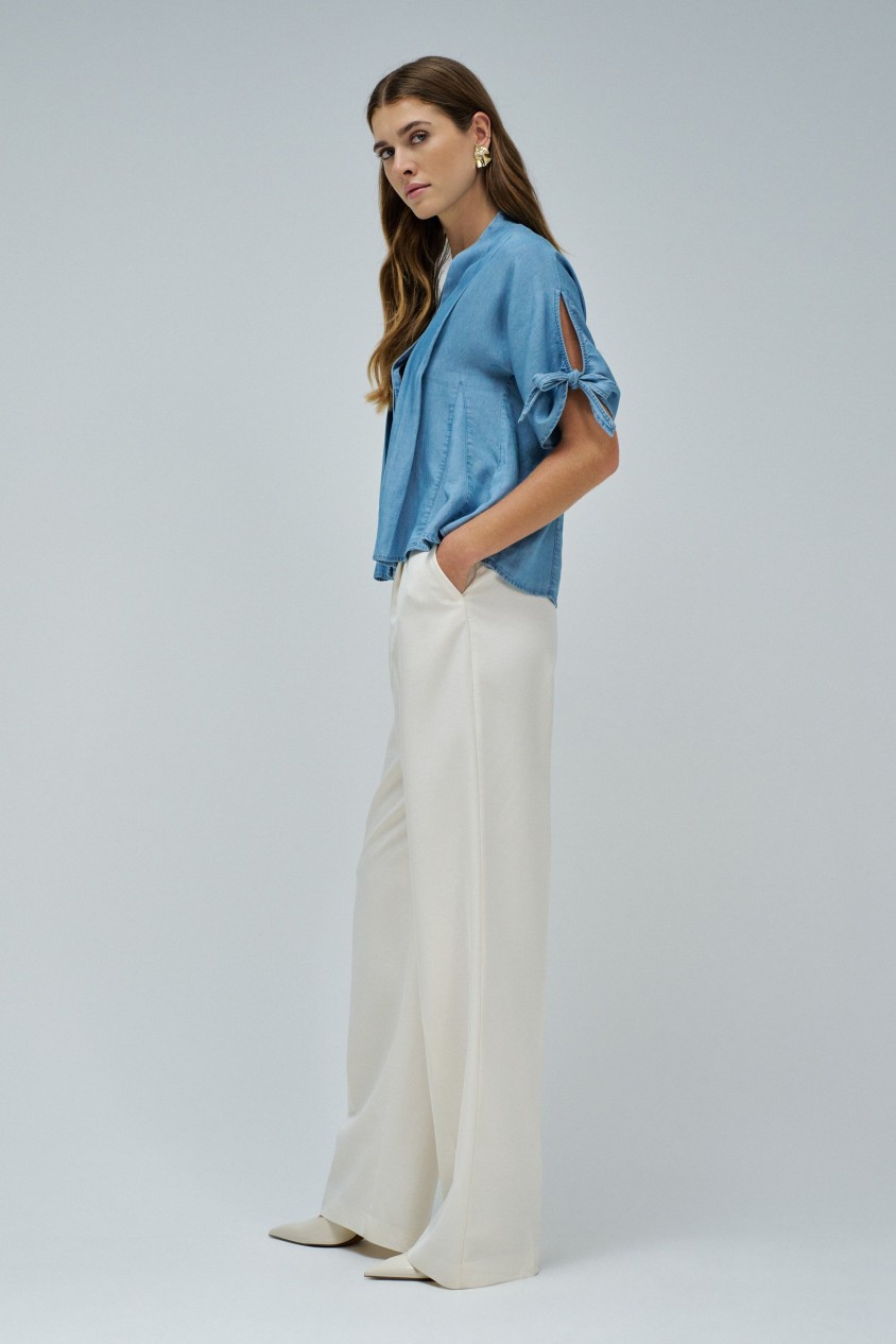 HELLBLAUE BLUSE
