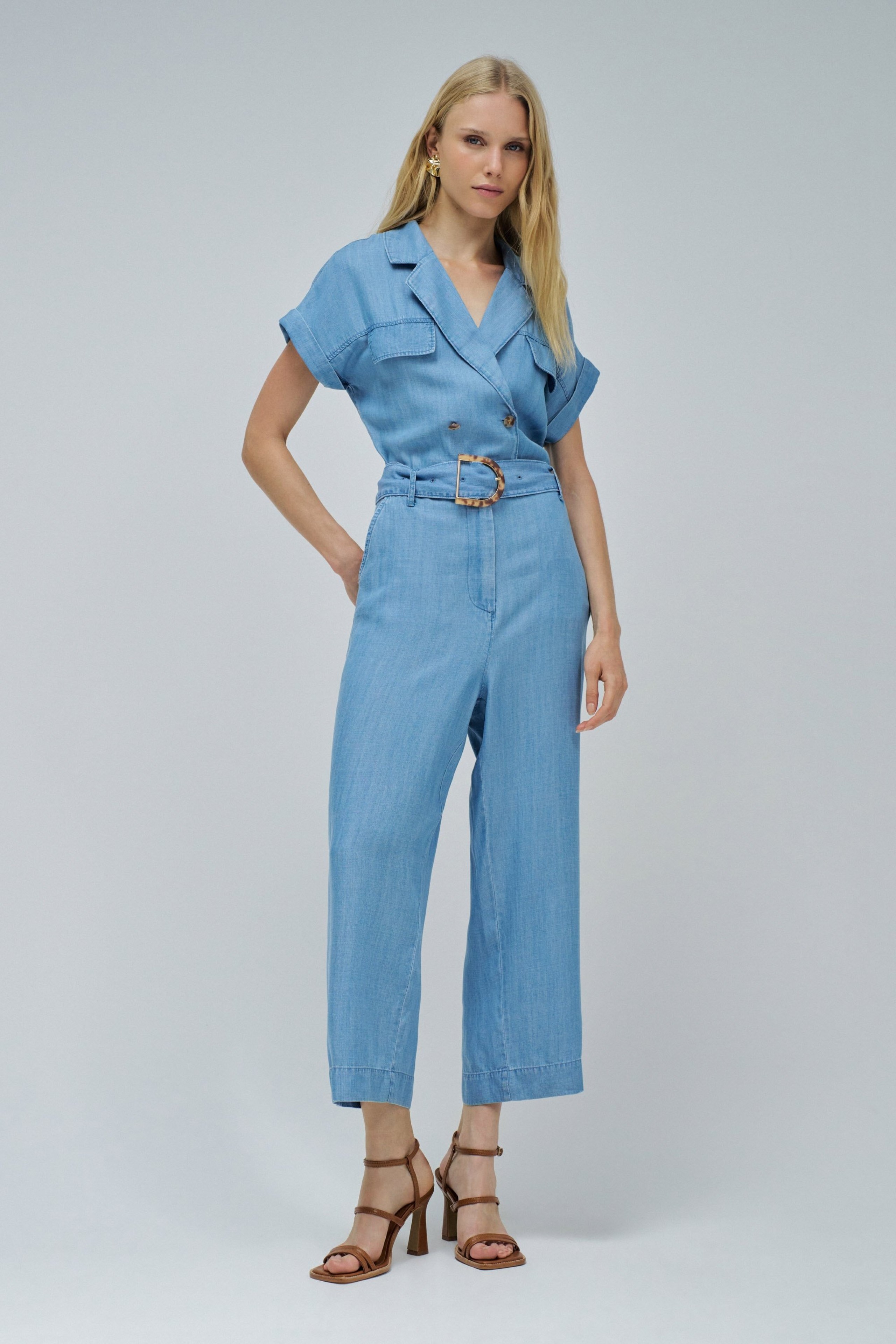 JUMPSUIT IN HELLBLAU