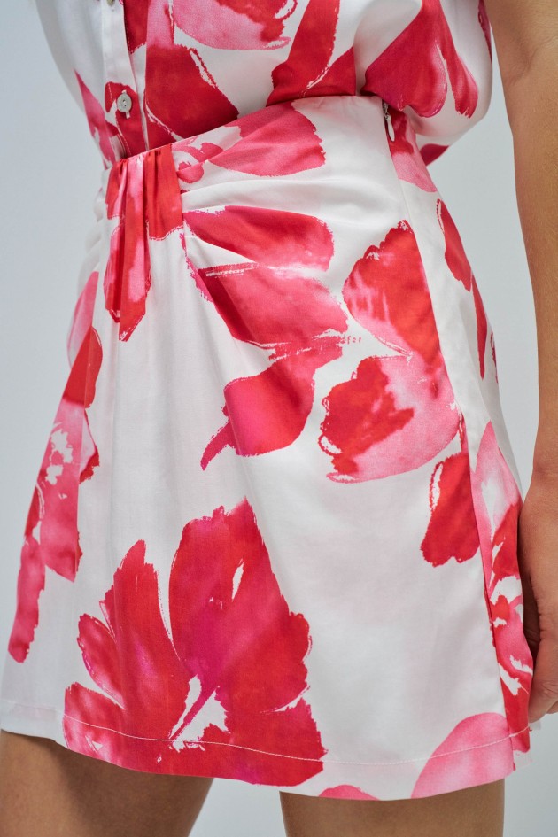 SKORT COM PADRÃO FLORAL