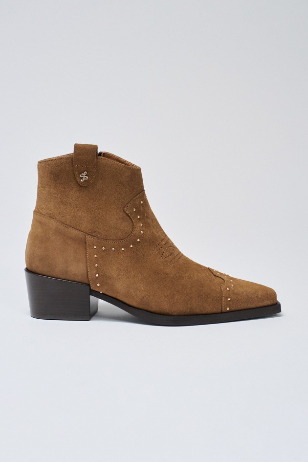 LEATHER BOOTS