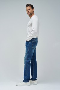 JEAN STRAIGHT FIT