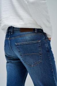 JEAN STRAIGHT FIT