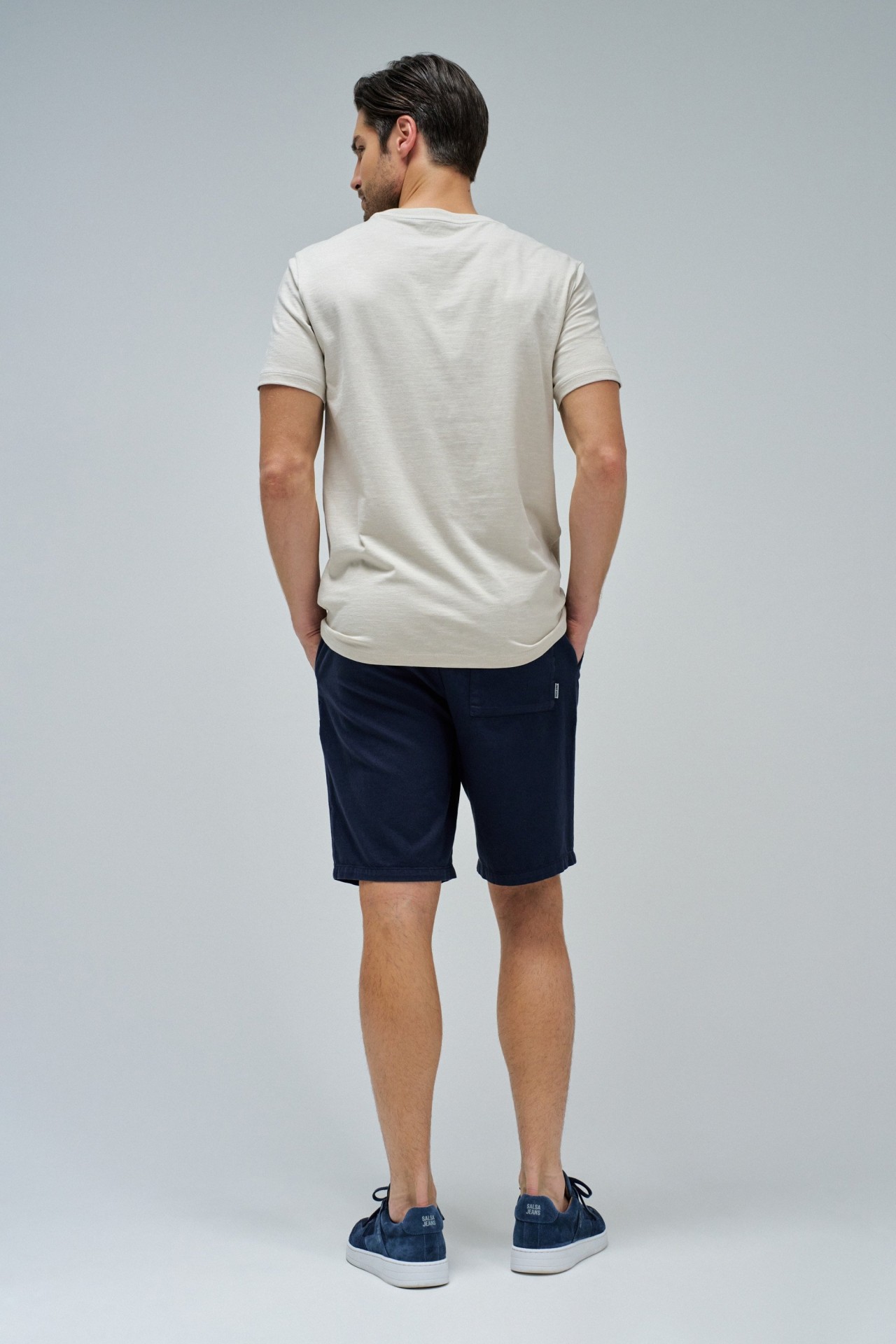 T-SHIRT WITH BRANDING