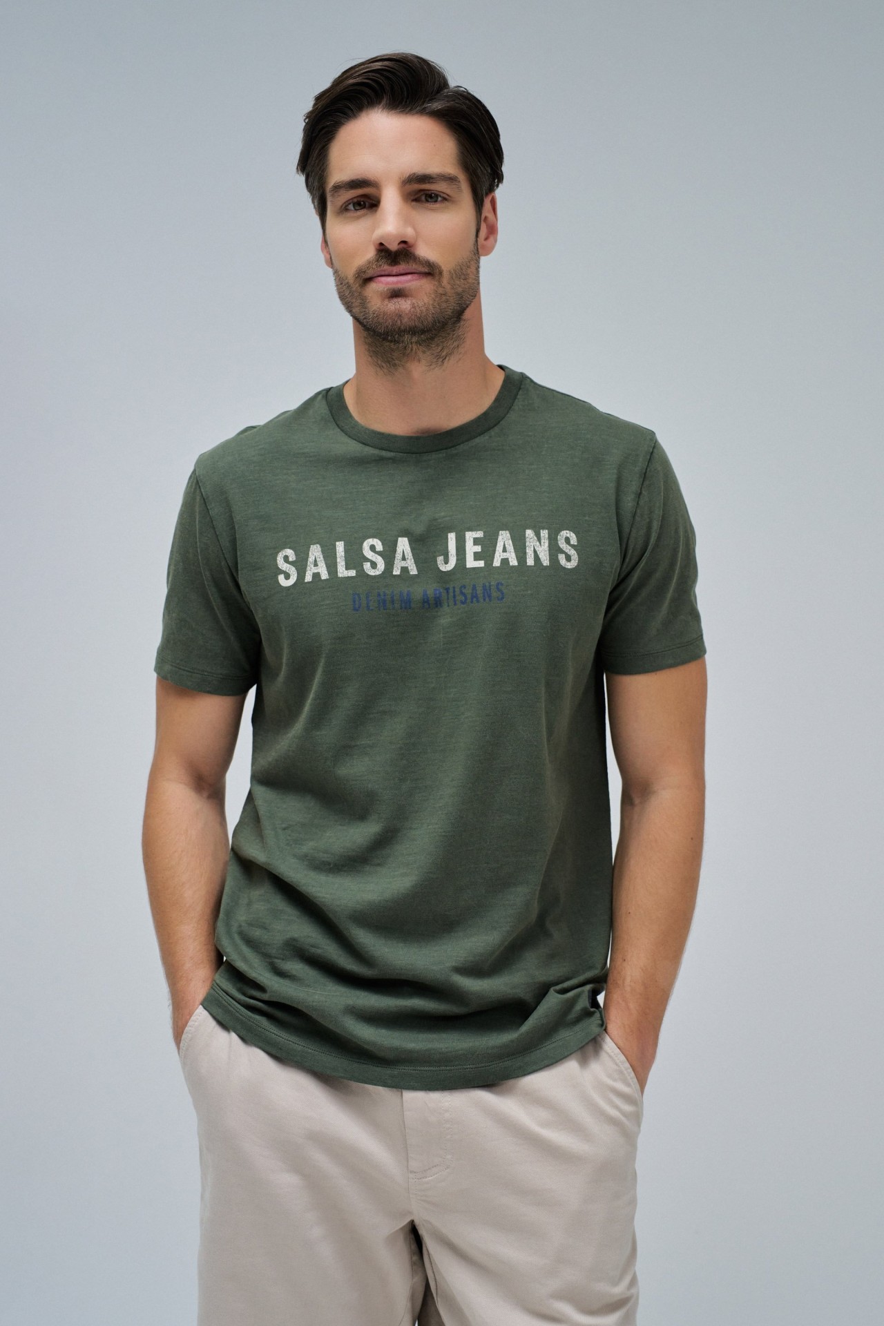 T-SHIRT COM BRANDING