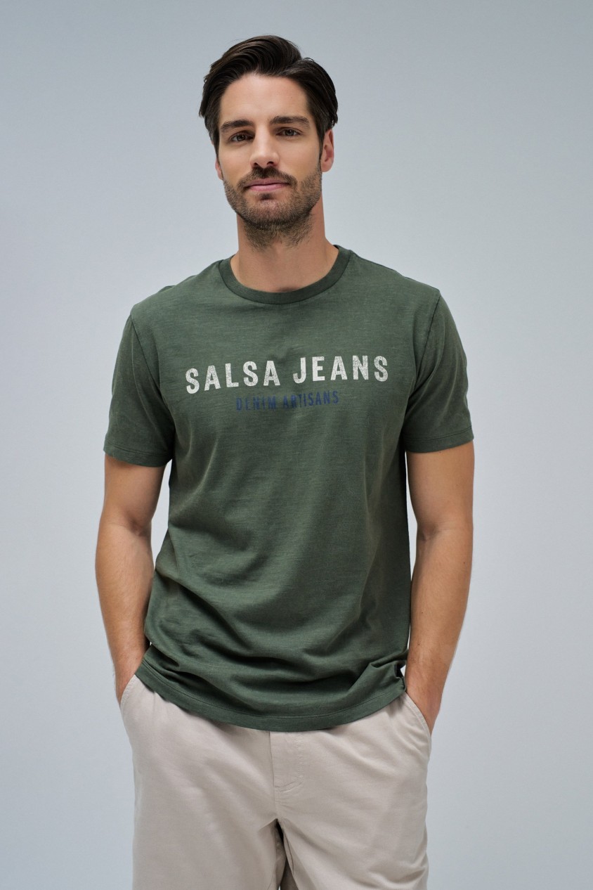 T-SHIRT MIT BRANDING