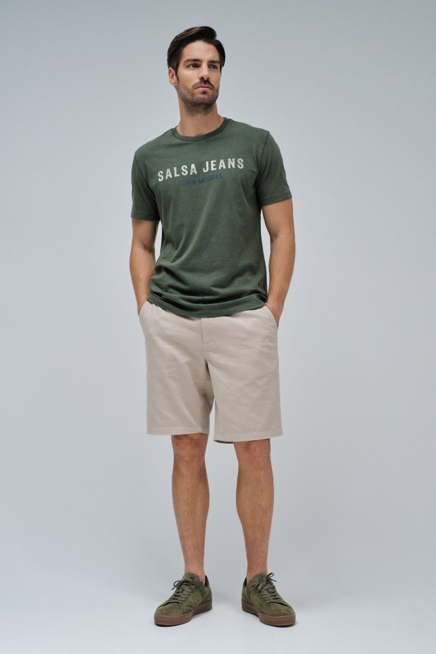 T-SHIRT MIT BRANDING