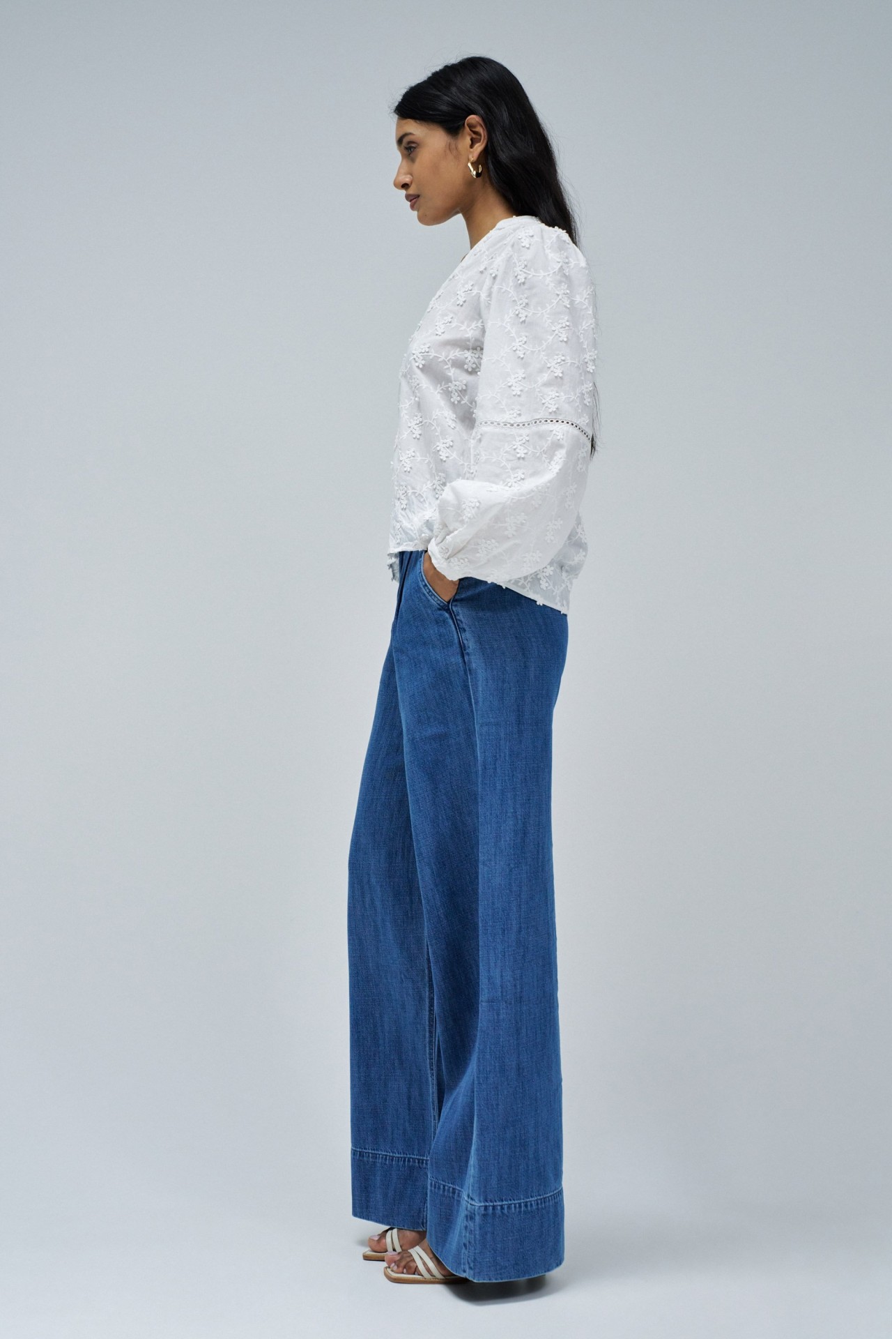 BLOUSE MIT JACQUARD-STICKEREI