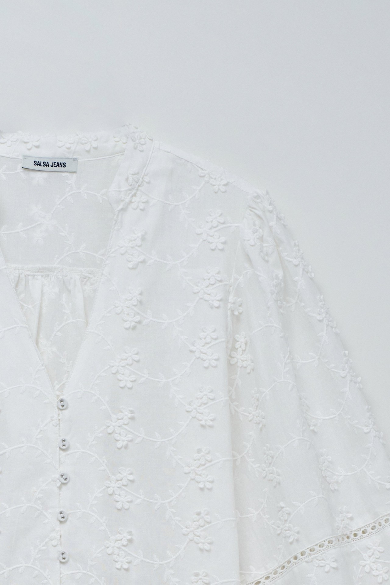 BLOUSE MIT JACQUARD-STICKEREI