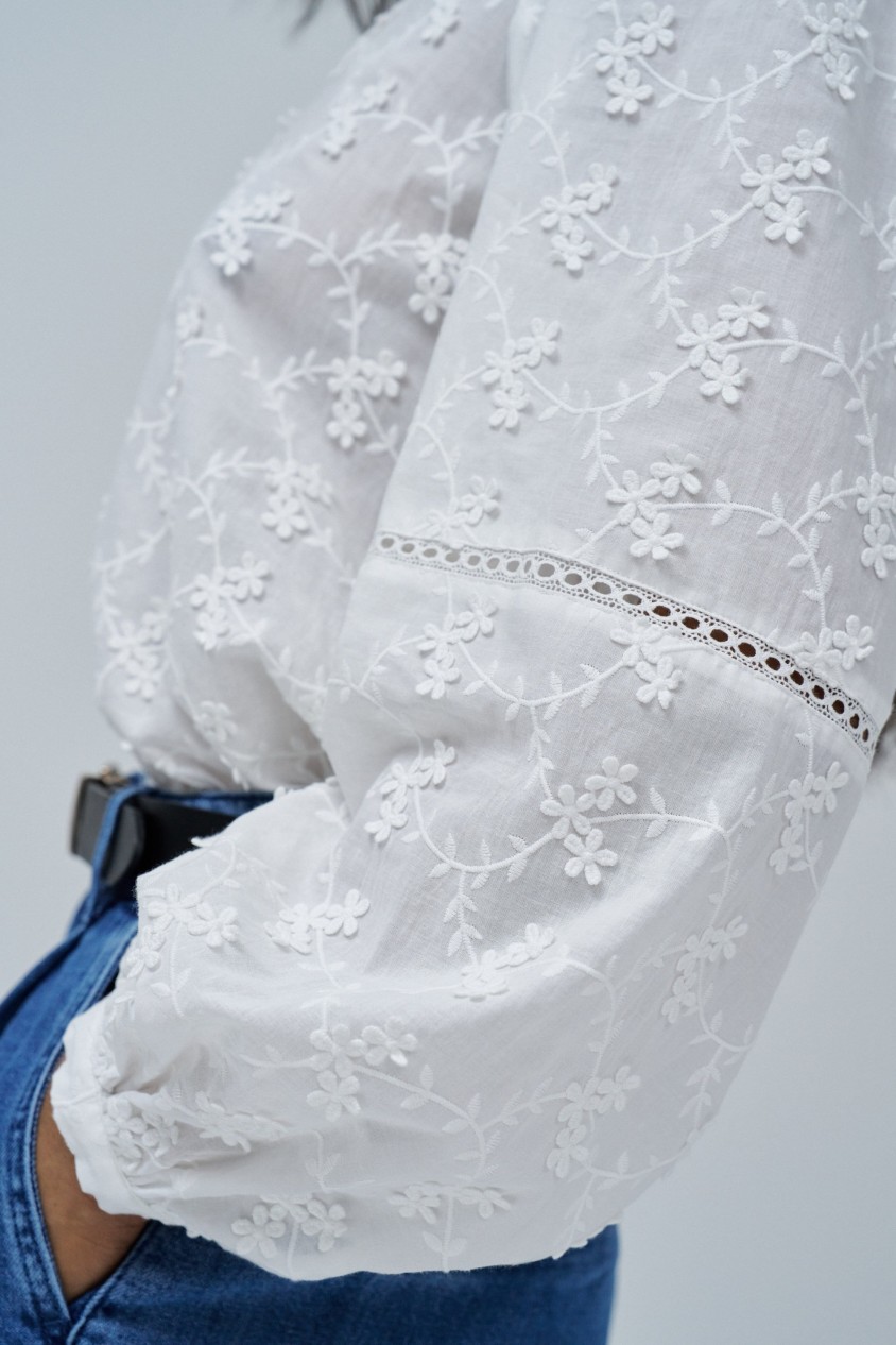 BLOUSE MIT JACQUARD-STICKEREI