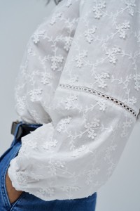 BLOUSE AVEC BRODERIE JACQUARD