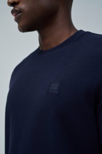 T-SHIRT COM TEXTURA