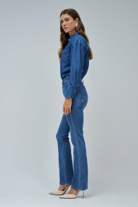 SECRET PUSH IN BOOTCUT JEANS