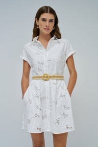 BESTICKTES HEMDKLEID
