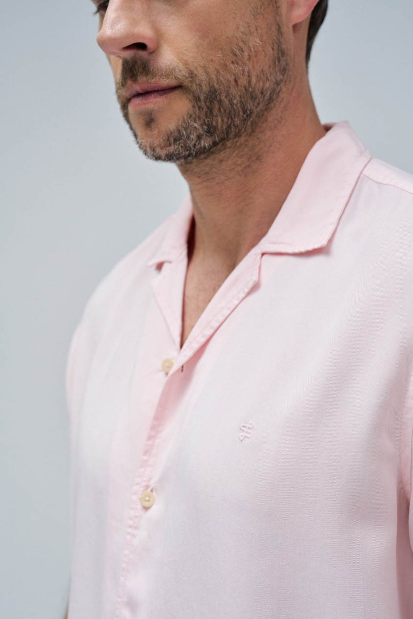 CAMISA EM DENIM LEVE