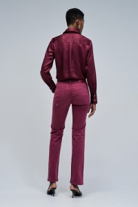 SECRET PUSH IN STRAIGHT JEANS