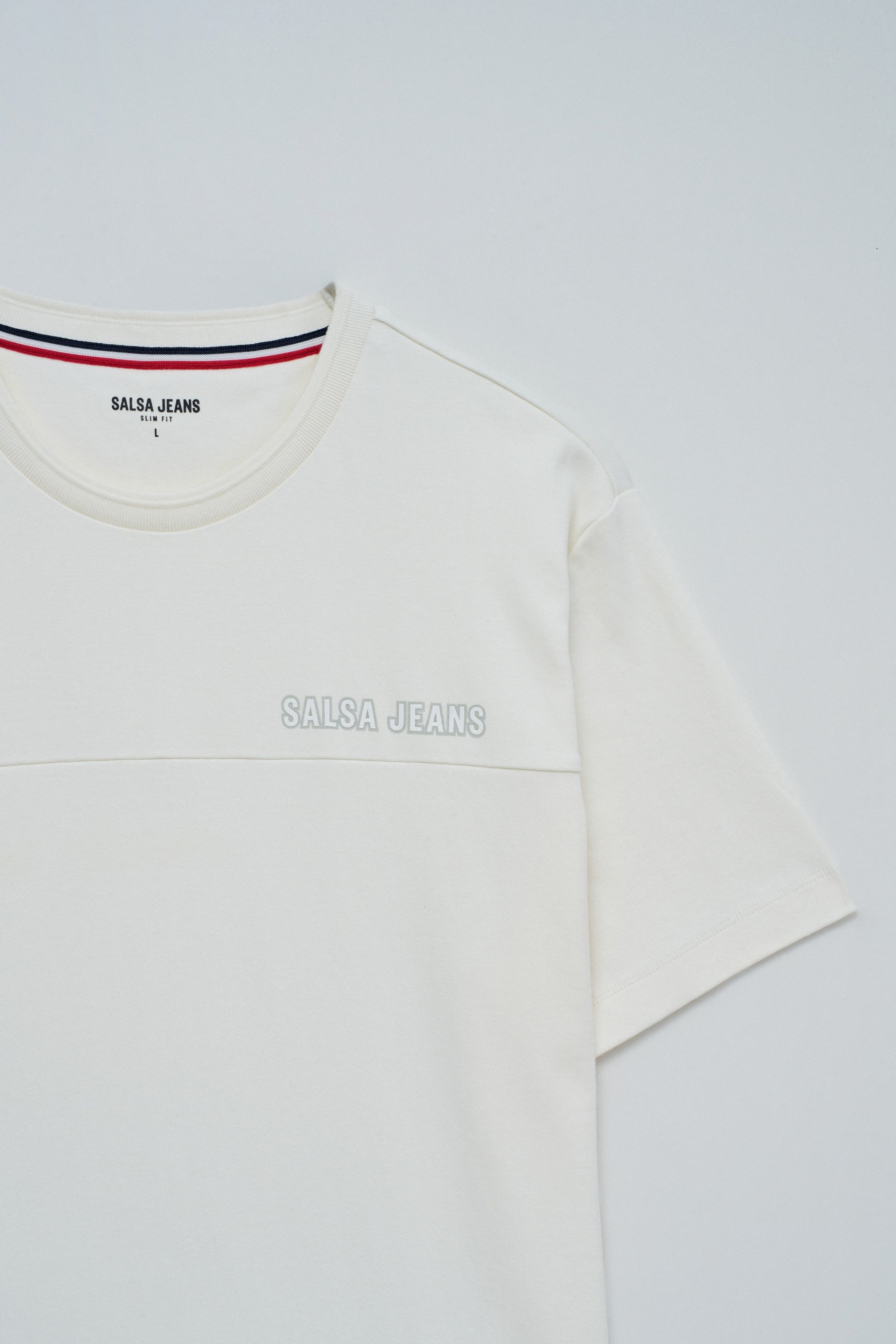 T-SHIRT WITH BRANDING